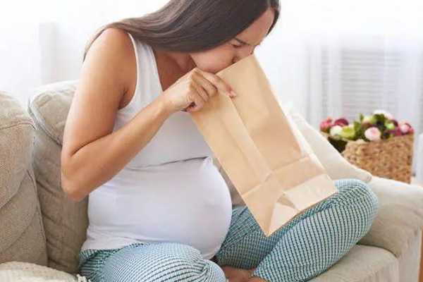 孕早期四大征兆暗示你生女孩，食欲减退是明显症状之一
