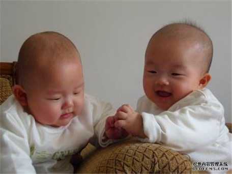 代怀小孩费用多少_武汉哪里有代生双胞胎